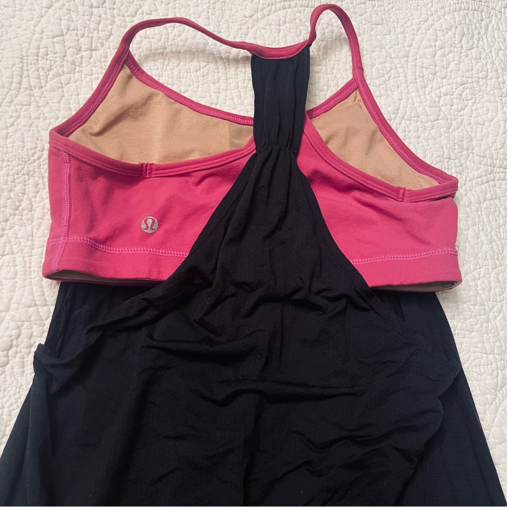 Lululemon pink/black‎ tank top